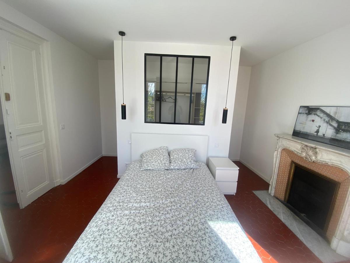 Charmant T3 Dans Le Centre Historique Apartment Manosque Exterior photo